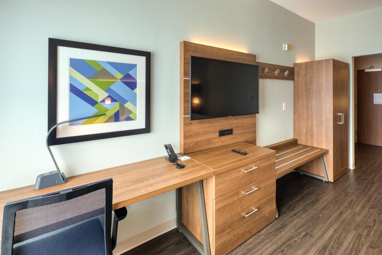 Holiday Inn Express & Suites - Charlotte - South End By Ihg Exterior foto