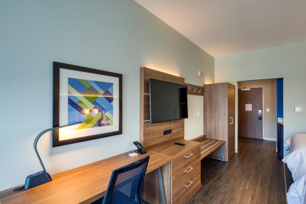 Holiday Inn Express & Suites - Charlotte - South End By Ihg Exterior foto