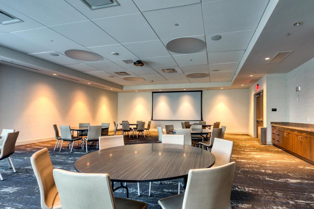 Holiday Inn Express & Suites - Charlotte - South End By Ihg Exterior foto