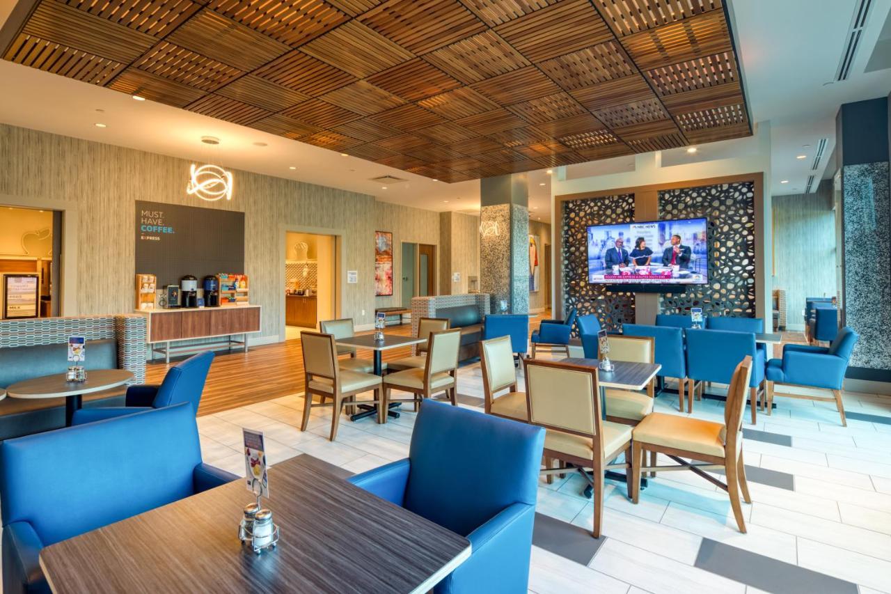 Holiday Inn Express & Suites - Charlotte - South End By Ihg Exterior foto